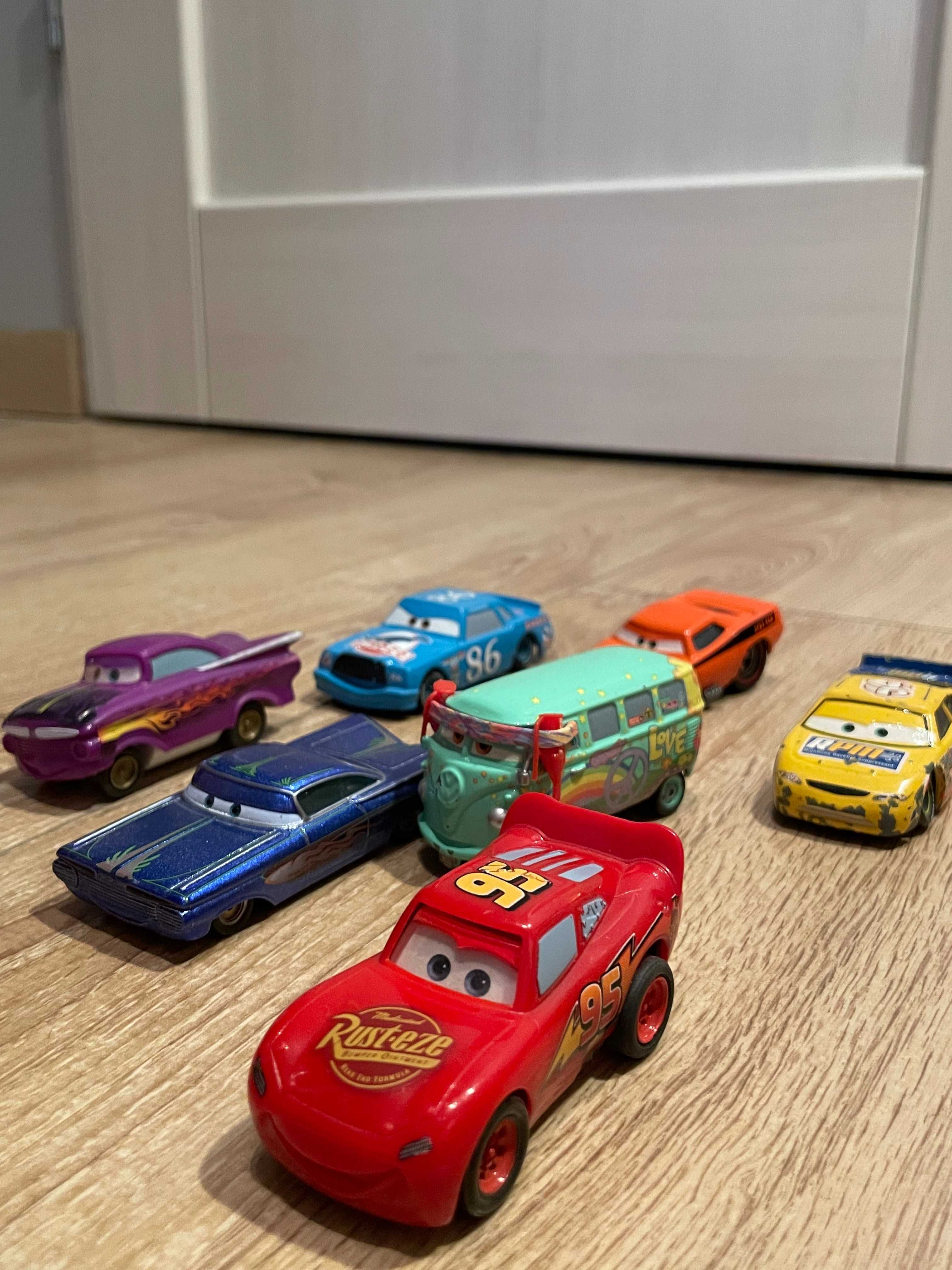 Kultowe autka z filmu "Auta"