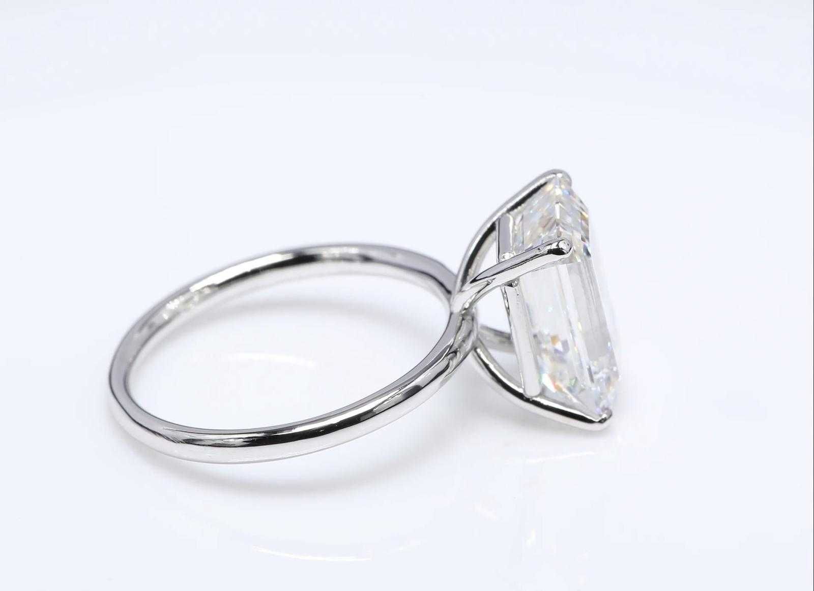 Anel - 14 K Ouro branco - 3.03ct. Diamante  - Esmeralda E-VVS2