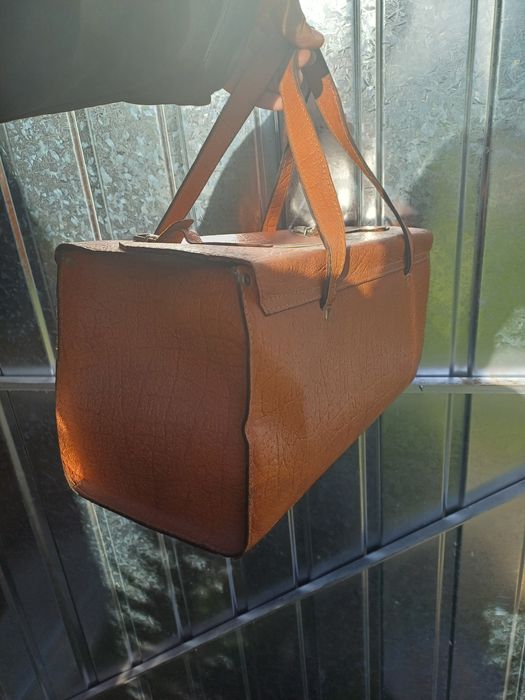 Torba neseser apteczka PRL-u staroć zabytek skórkowa