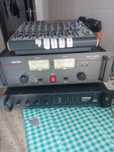 Mesa de mistura com amplificador