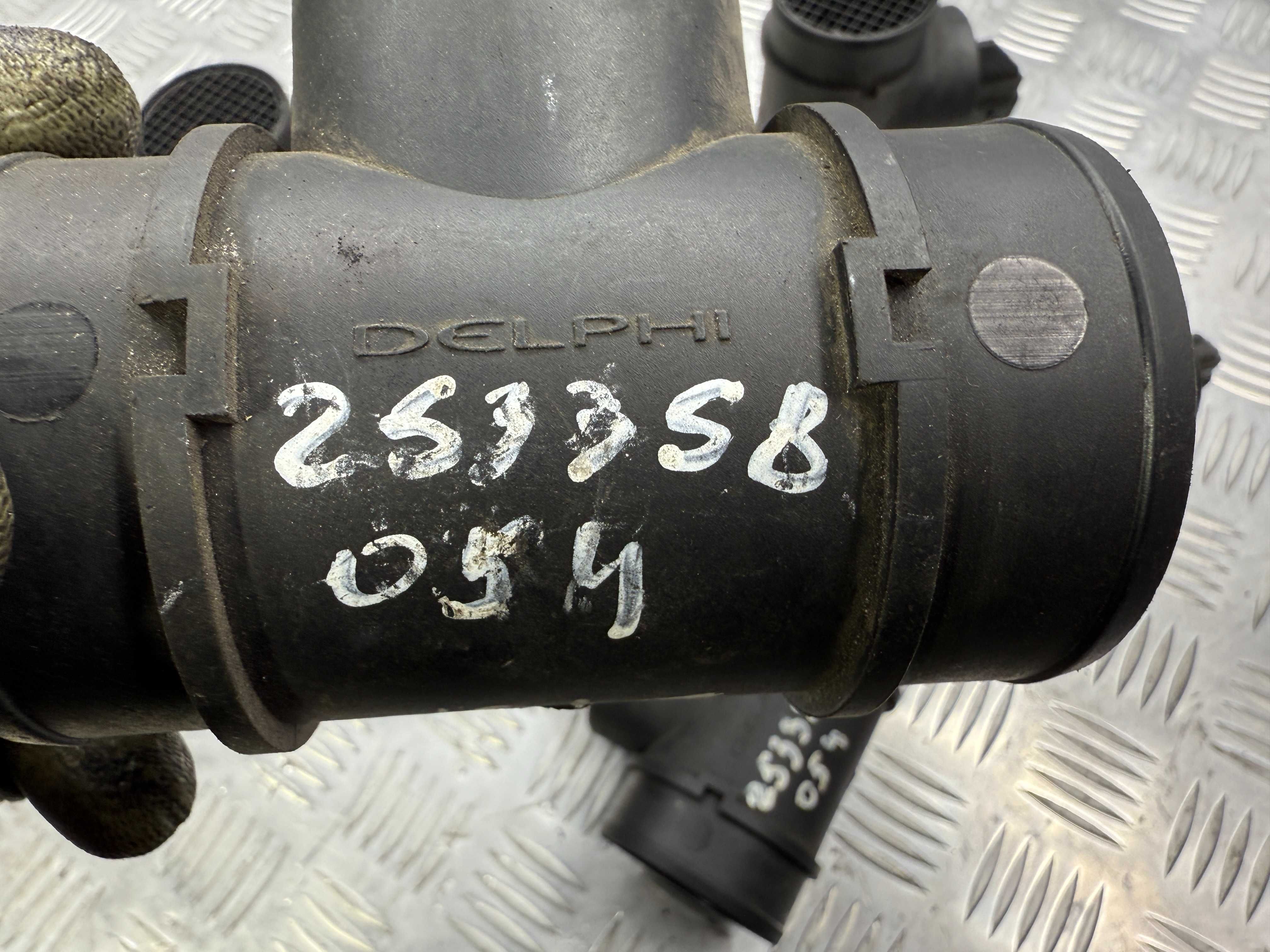 Расходомер воздуха opel astra h g zafira a b 1,6 Z16XEP 25358054
