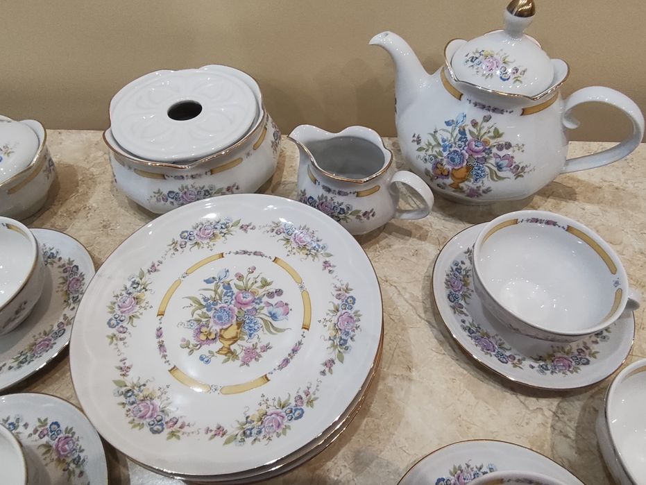 Чайный сервиз производства ГДР (Германия). Почти не использовался.