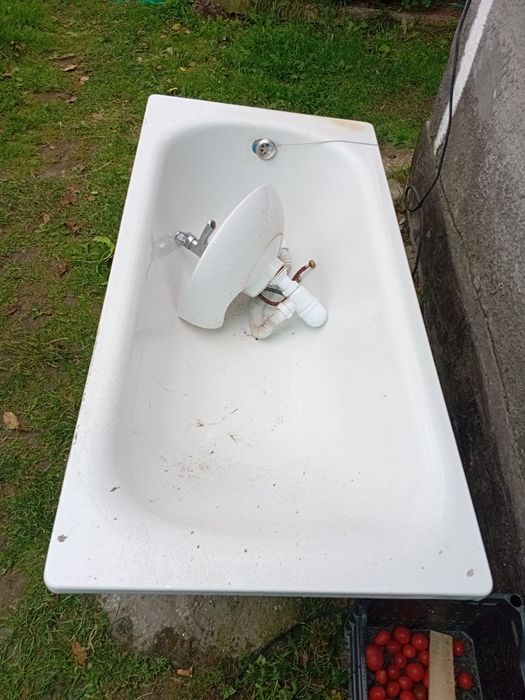 Продам вану і умивальник