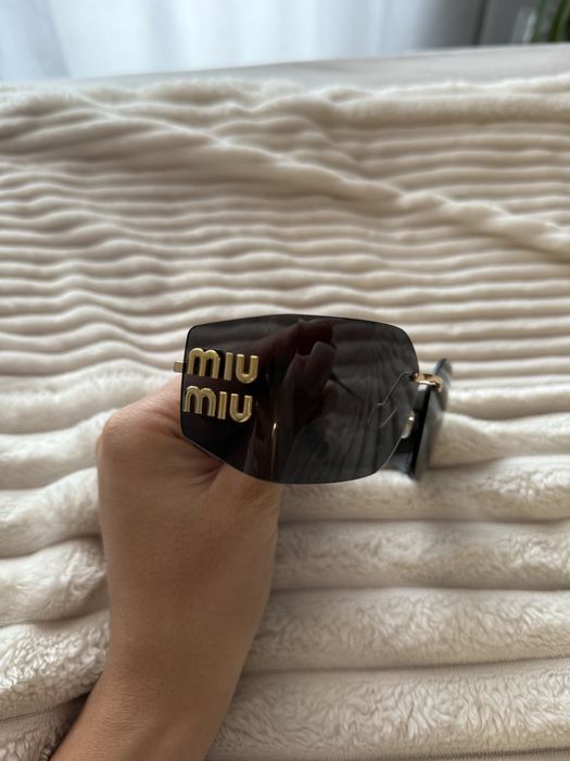 Okulary przeciwsłoneczne MiuMiu