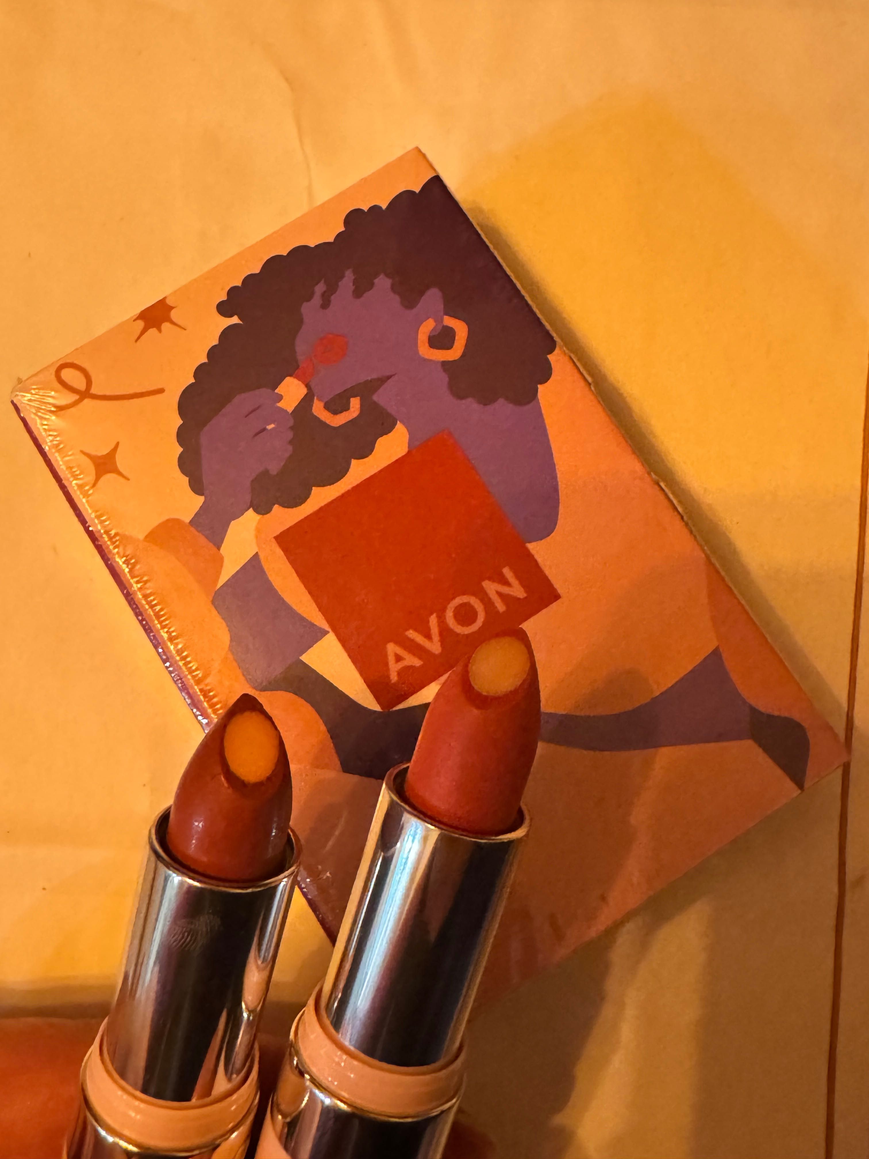 Zestaw szminek Hydramatic Avon „Zmysłowa czerw