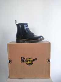 Botki damskie sztyblety czarne Dr. Martens 1460J AF500 rozmiar 35