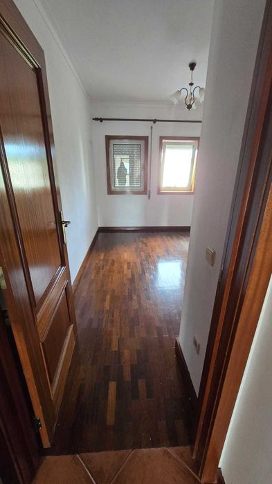 Arrenda -se T2 Gatão Amarante