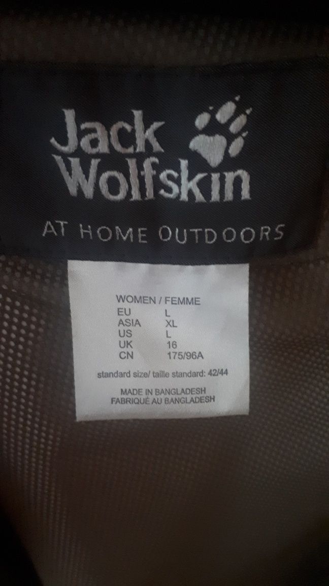 Damska kurtka sportowa Jack Wolfskin at home outdoors