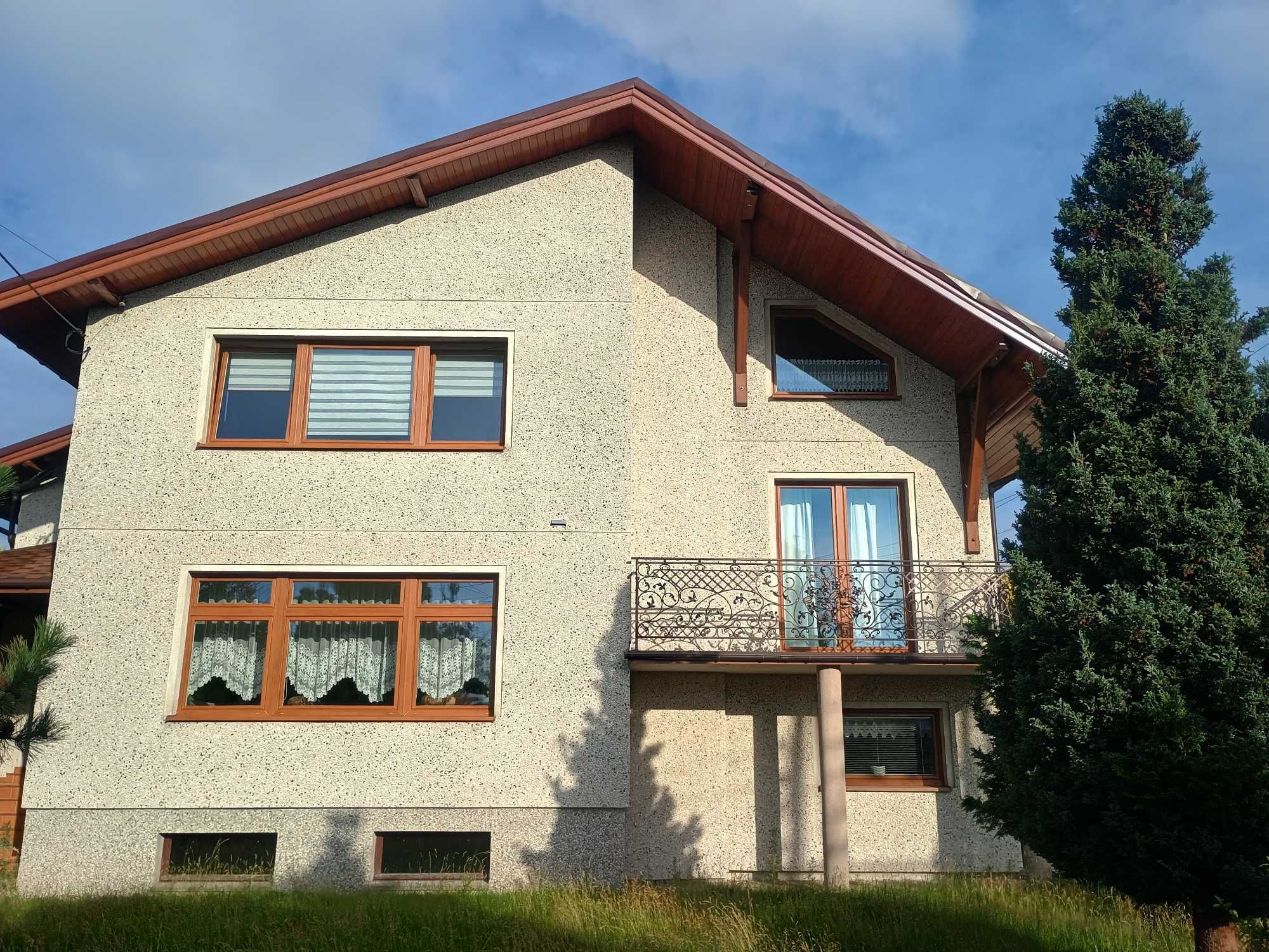 dom jednorodzinny blisko lasu