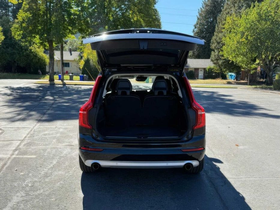 Volvo XC90 T5 Momentum 7-Passenger      2018