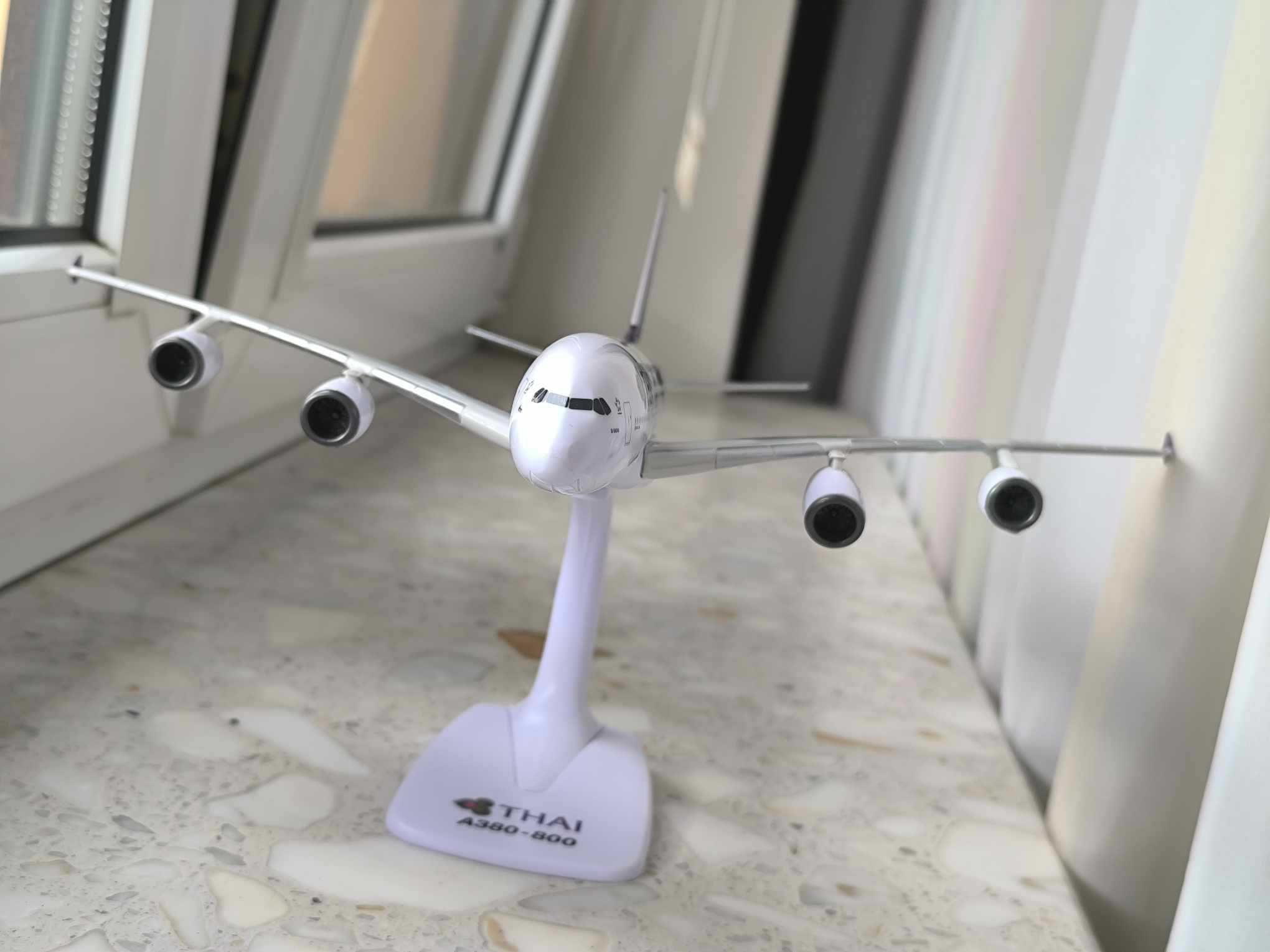 Thai Airways - AIRBUS A380-800, HS-TUE,  model 1:200