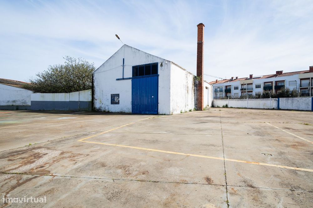 Excelente armazém com 280m2