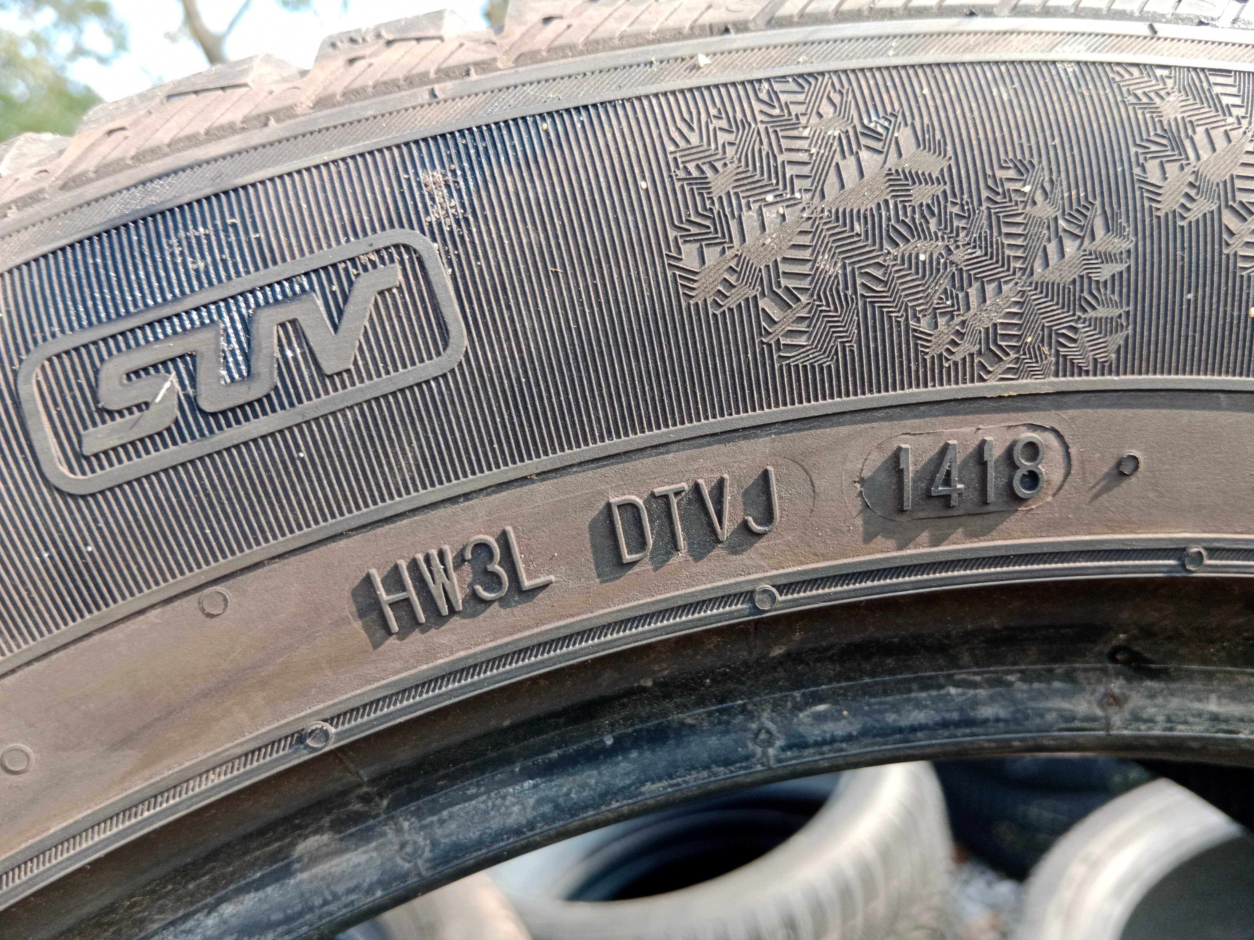 Opona używana 235/55R18 Semperit Speed-Grip 3 SUV 1szt.