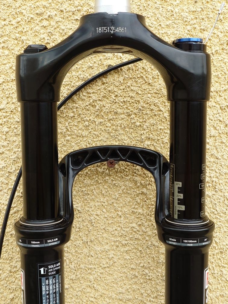 Amortyzator powietrzny Rock Shox Reba 100mm 29 cali sztywna oś 15mm