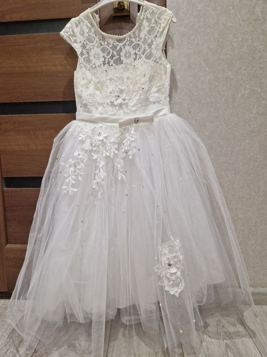 Платье на прокат  продажу на 5-8лет