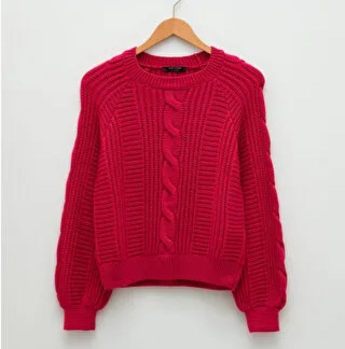 Теплий светрик жіночий