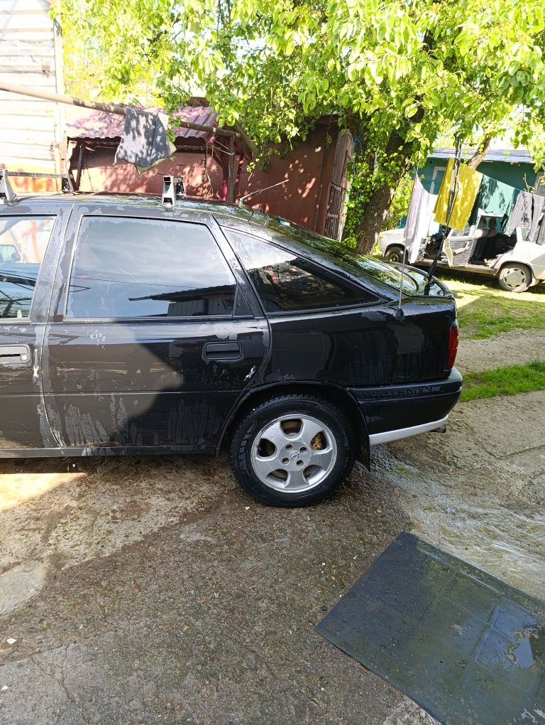 Opel vectra a 2.0  газ