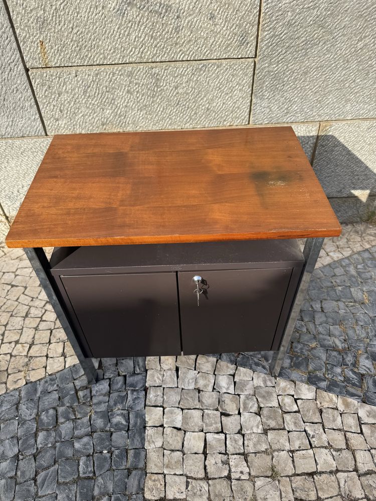 Mesa de apoio FOC