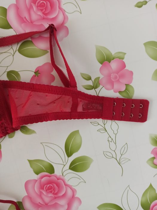 Комплект нижньої білизни з чокерами