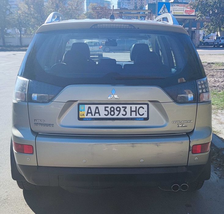 Mitsubishi Outlander XL
