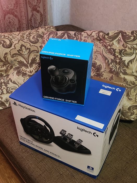 Ігрове кермо Logitech g923 з педалями + shifter
