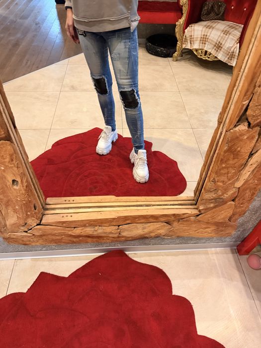 Jeansy Foggi czarne podbicia – streetwear z charakterem!