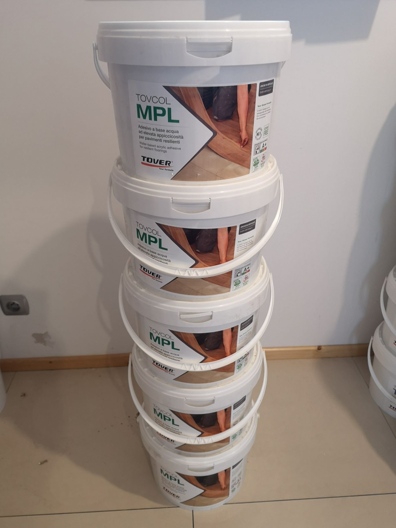 Kleje TOVER TOVCOL do wykładzin LVT, PCV,