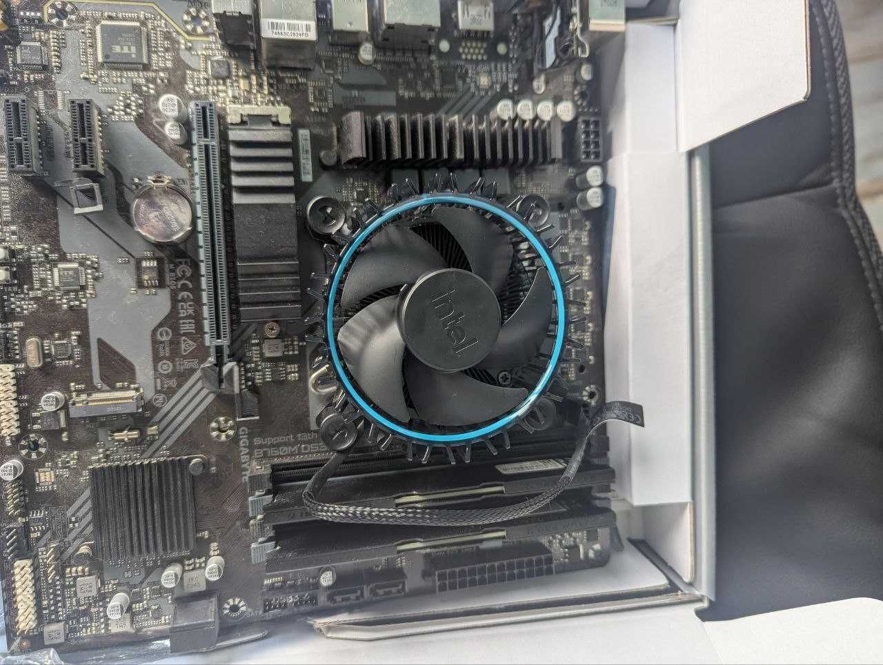 Комплект для ПК: i3-13100F + B760M DS3H-AX Wi-Fi + 32GB DDR4