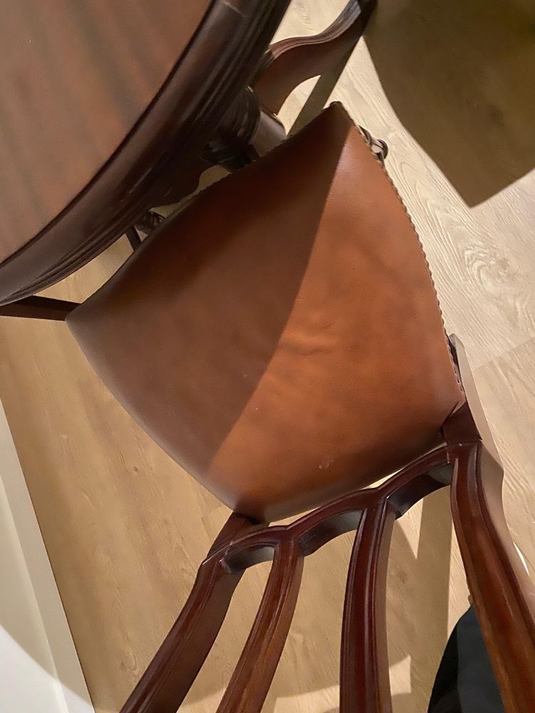Mesa de jantar (extensivel) c/ 6 cadeiras