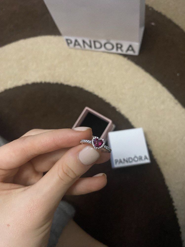 кольцо Pandora серебро 925 «червоне серце»