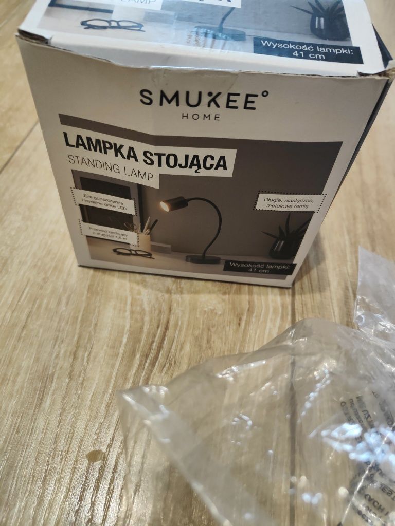 Lampka stojąca smukee