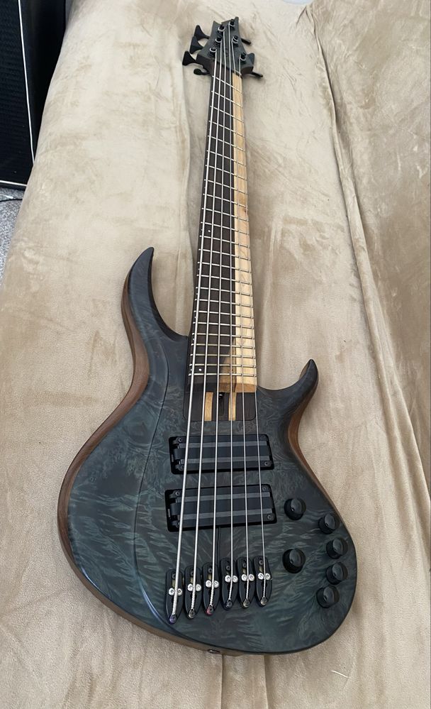 Sabre Viper 6 custom bas