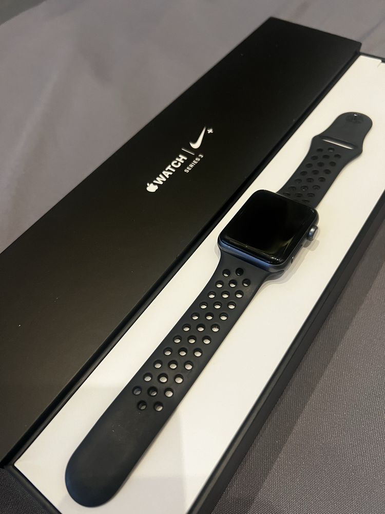 Apple watch Nike 42mm series 3