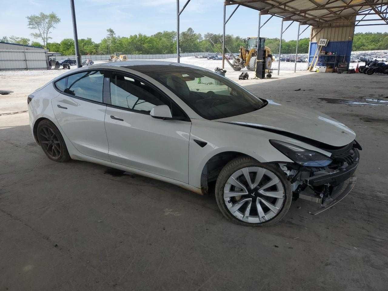 Tesla Model 3 2022 -