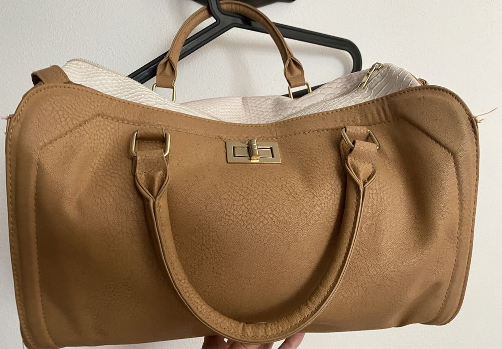 Variadas malas em bom estado