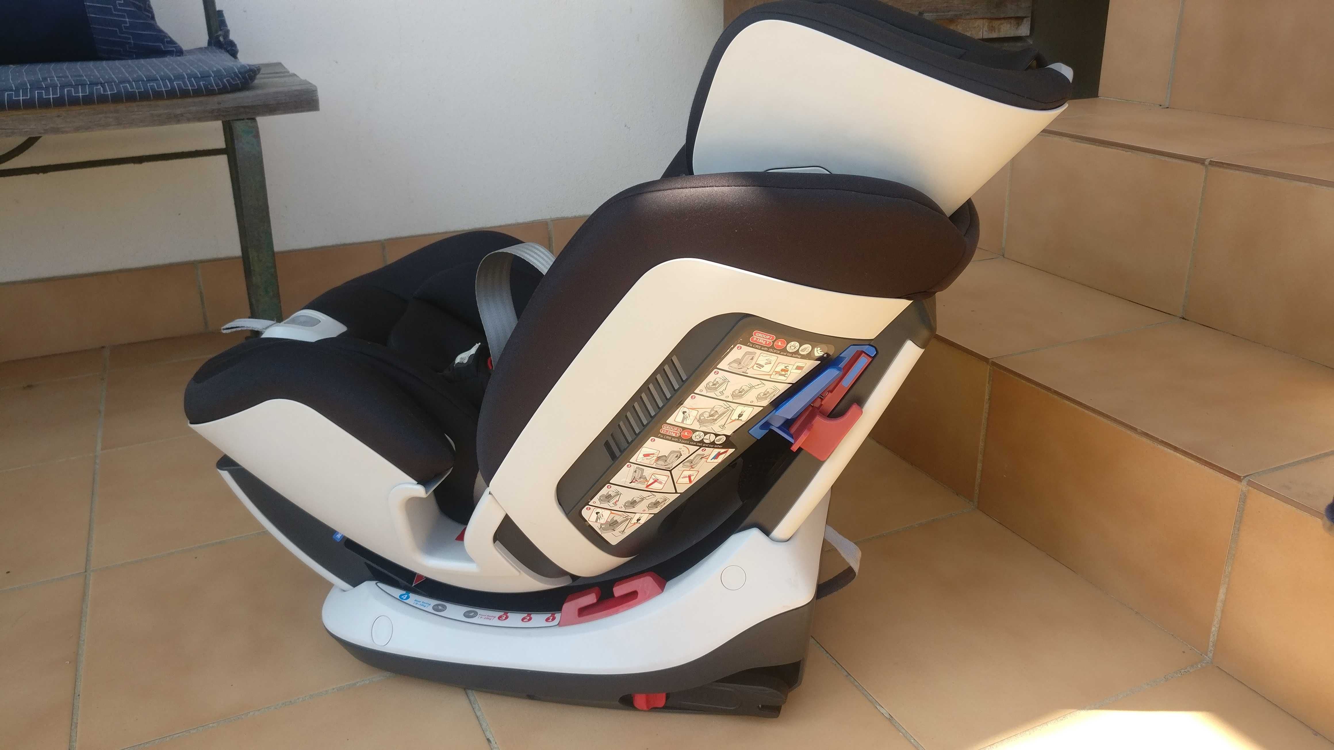 Cadeira Auto Chicco com Isofix , grupo 0+, I, II