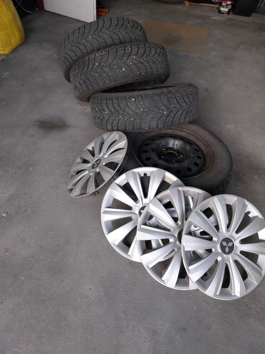 Komplet opon + felgi + kołpaki