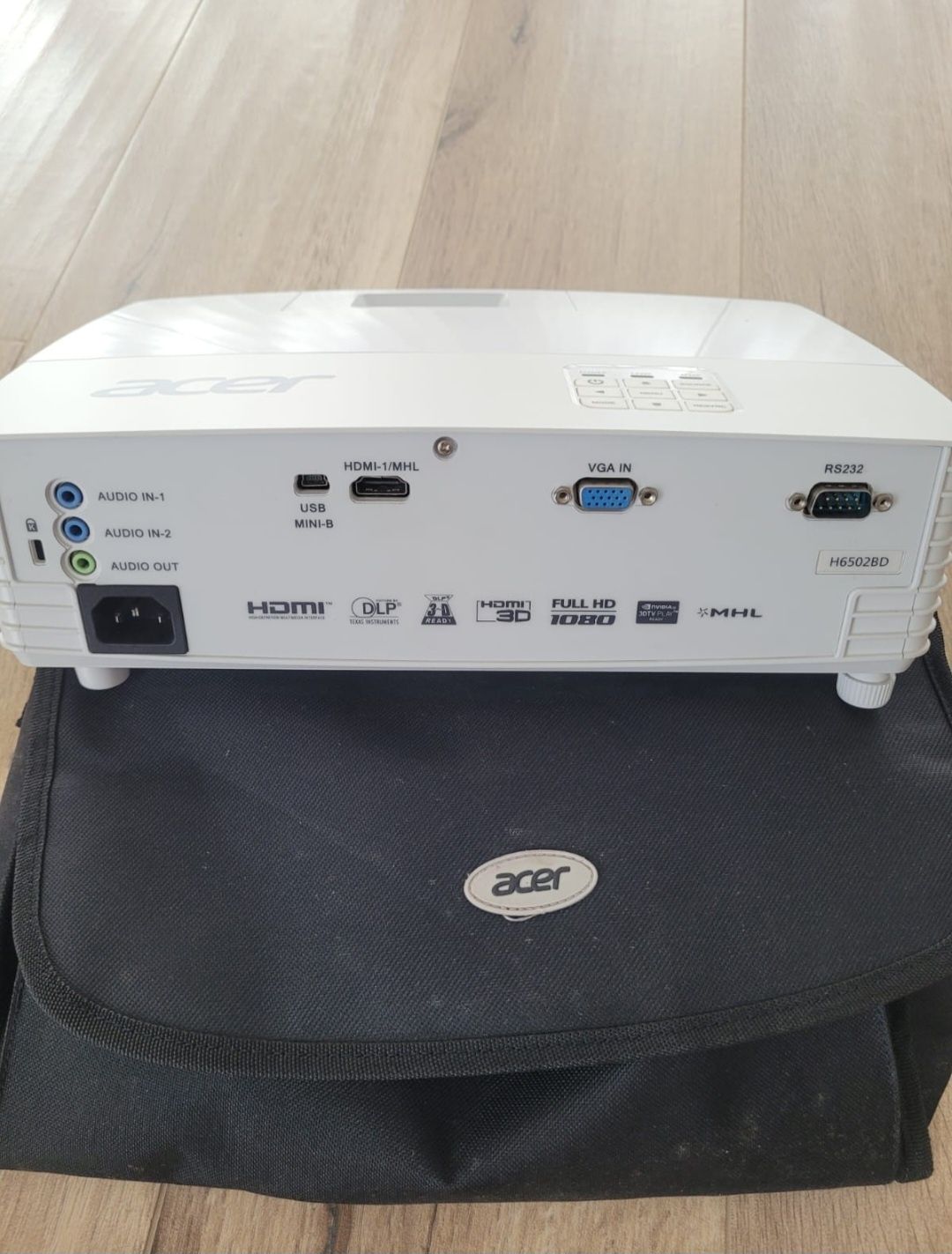 Projektor DLP Acer H6502BD biały