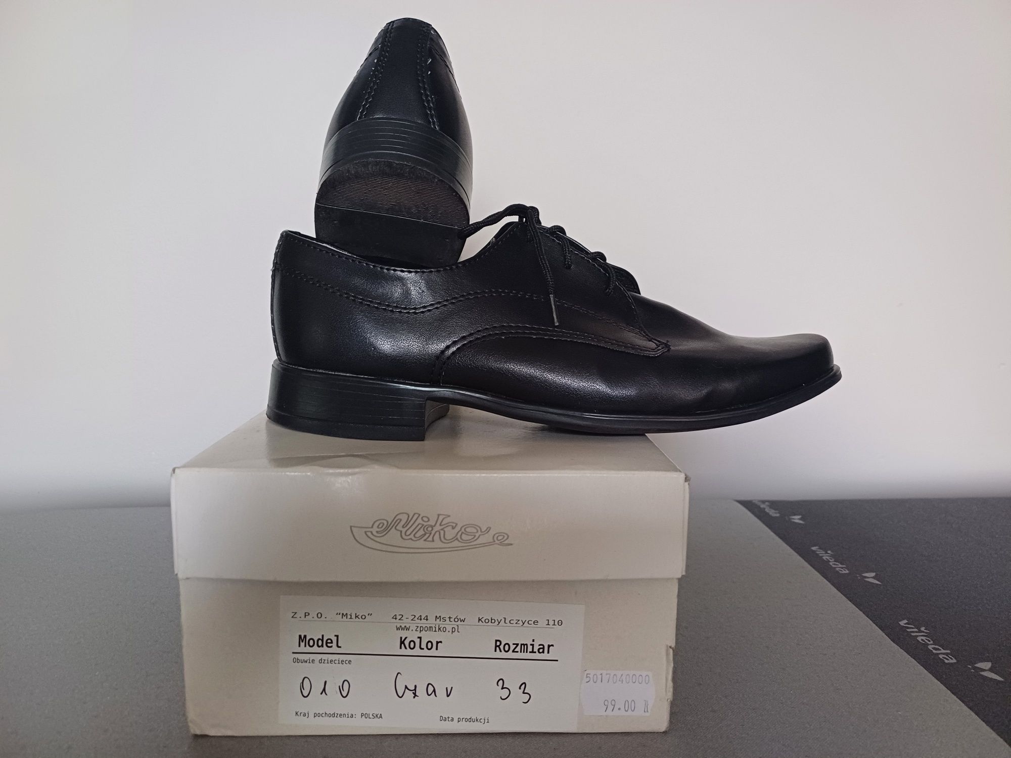 Buty skórzane na komunię 33