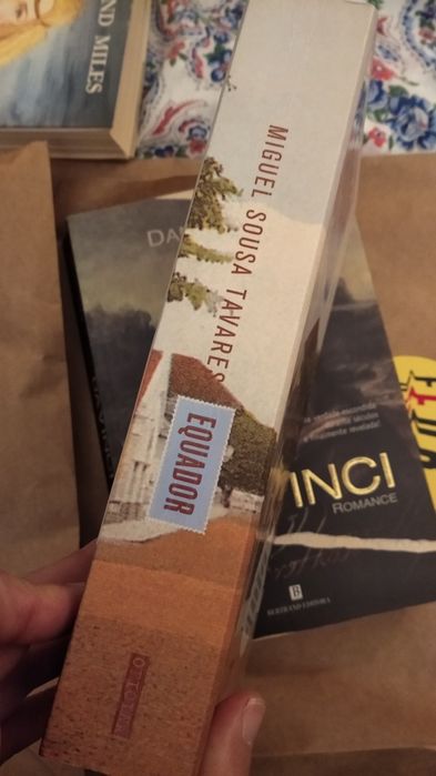 Dan Brown - " O Código DaVinci" / Miguel Sousa Tavares - "Equador"