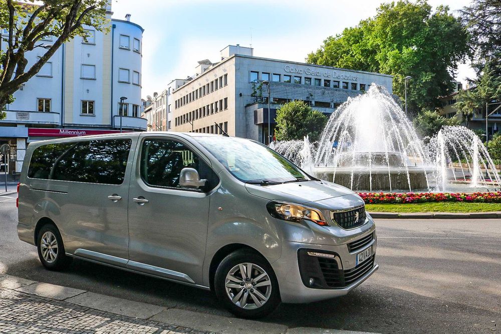 Transporte Privado em Minivan até 8 pessoas | Aeroportos | Tours