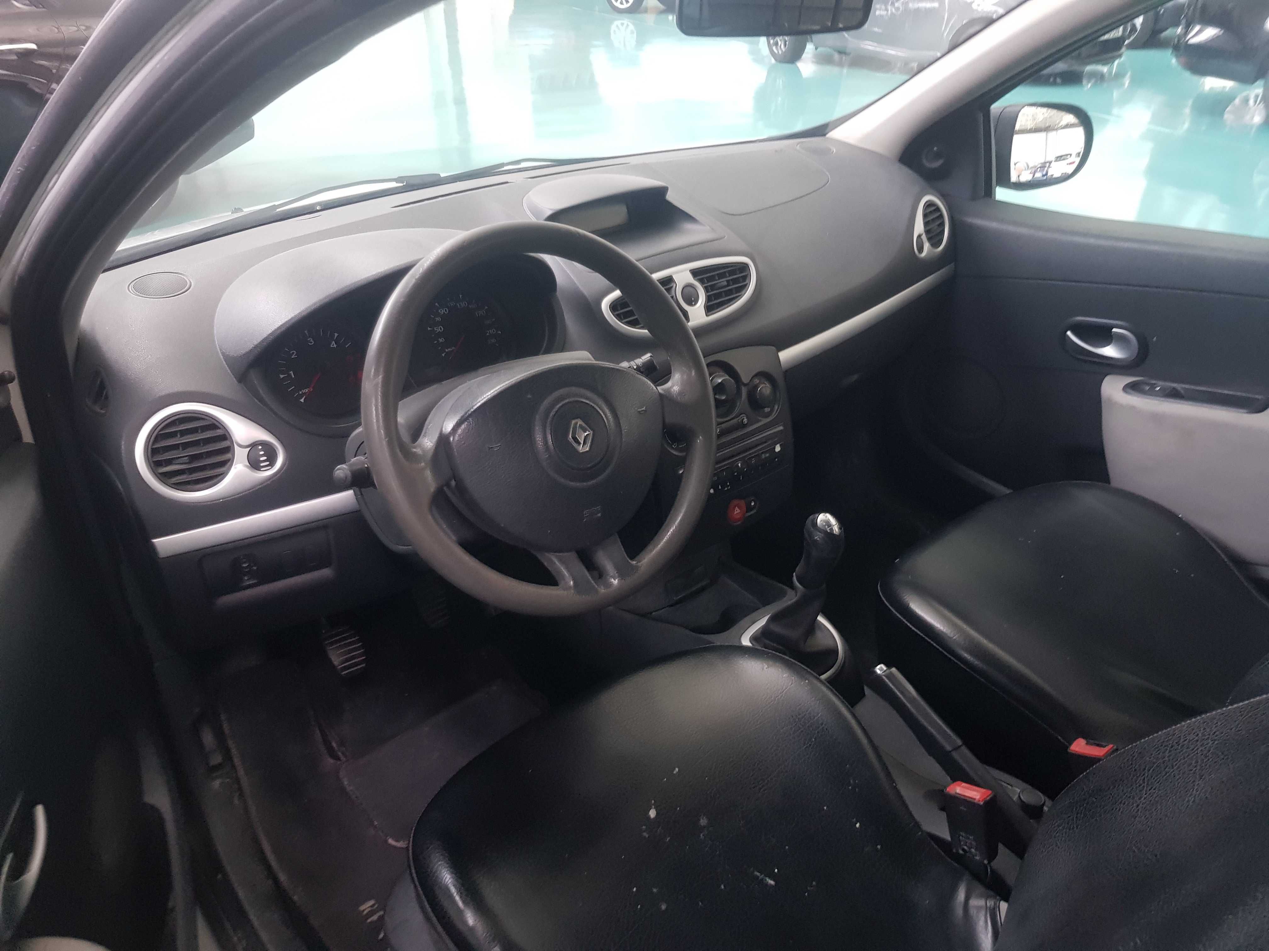 Renault Clio 2 lugares