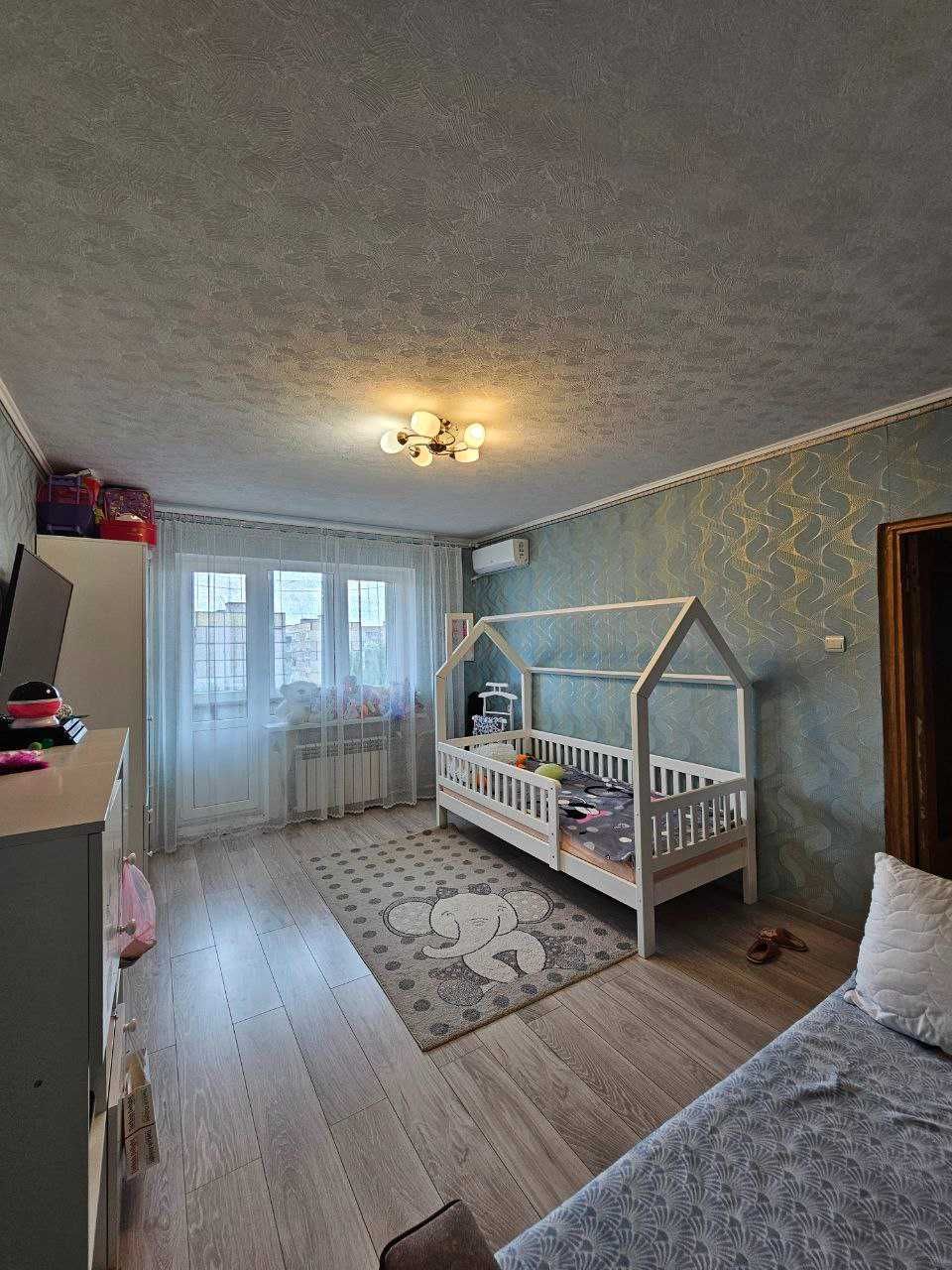 Продам 2к квартиру з частковим ремонтом жм Клочко