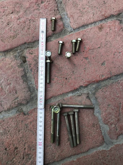 Śtuby m8 zlote galwanizowane ESKA 8.8