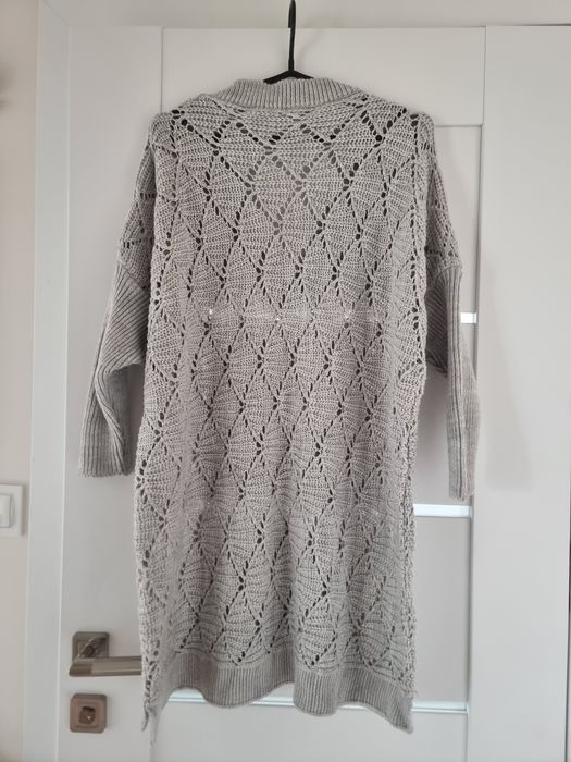 Swetrek piękny ażurowy