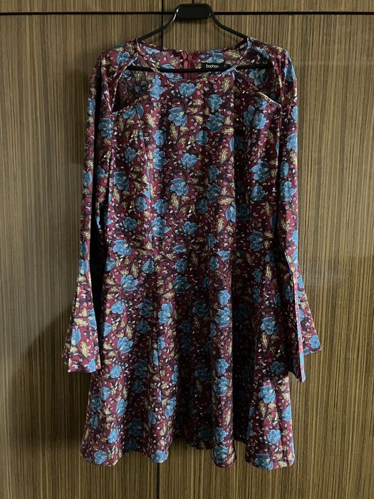 Sukienka w kwiaty nowa