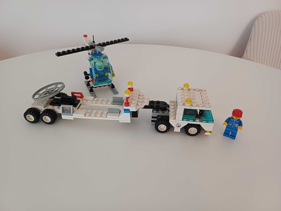Lego Town 6336 Dyżurna brygada Portu Kosmicznego z 1995 roku