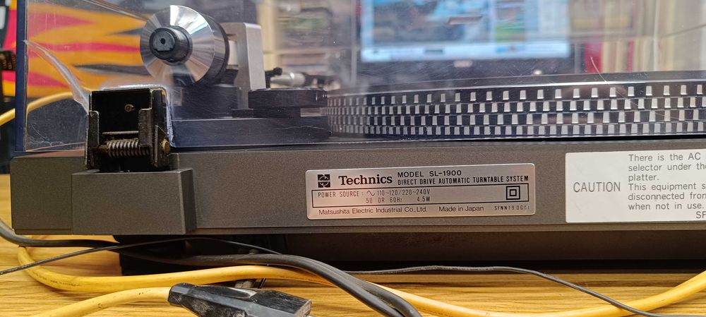 Вініловий програвач Technics SL-1900 ( Direct Drive)