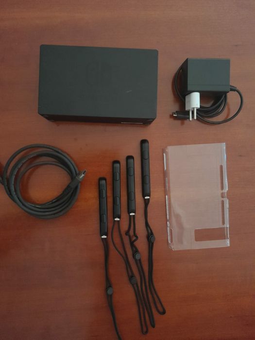 Oferta!!! Nintendo Switch + 8 jogos + 4 controladores e acessórios.