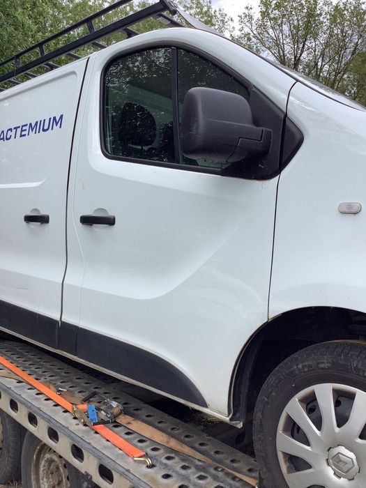 VIVARO TRAFIC III DRZWI BŁOTNIK LAMPA 2018 ROK